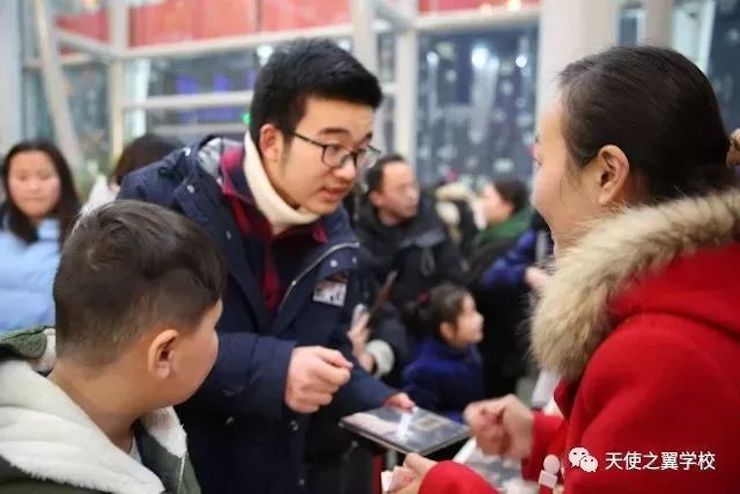 【报道】宿州市首届国际钢琴大师音乐会暨EMC易倍艺术家宋思衡多媒体音乐会圆满成功。诤悠担