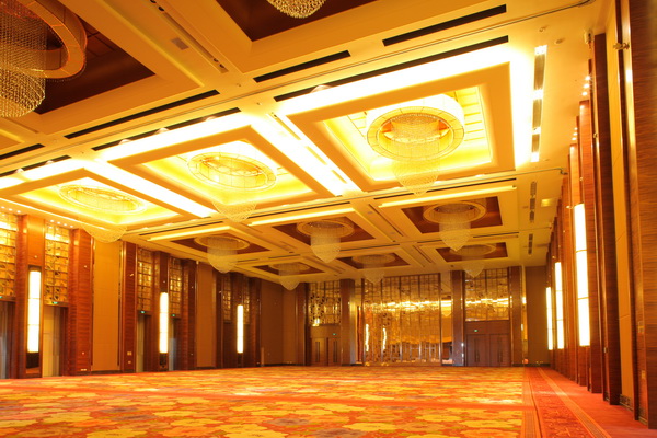 海南国际会展中心 ——基于全套EMC易倍专业音频解决方案的大型扩声系统工程