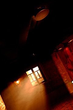 “不眠之夜”在上海上演，采用EMC易倍商用安装系统